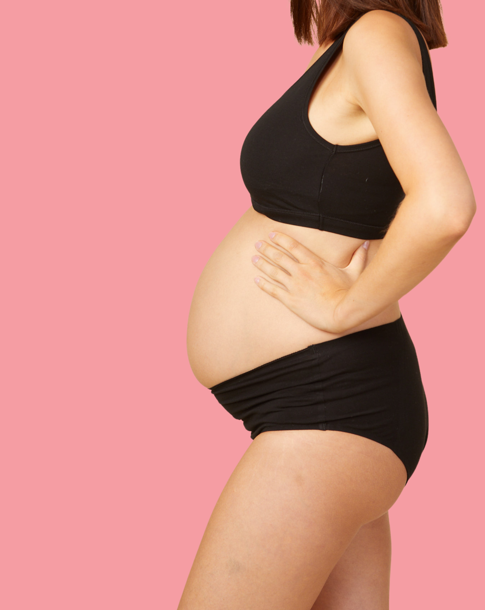 Maternity underwear with absorbent layers made of organic cotton