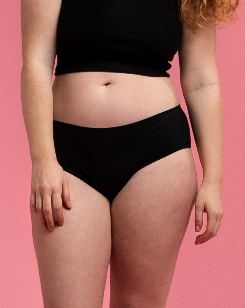 dais period underwear with a Hipster cut made of organic cotton